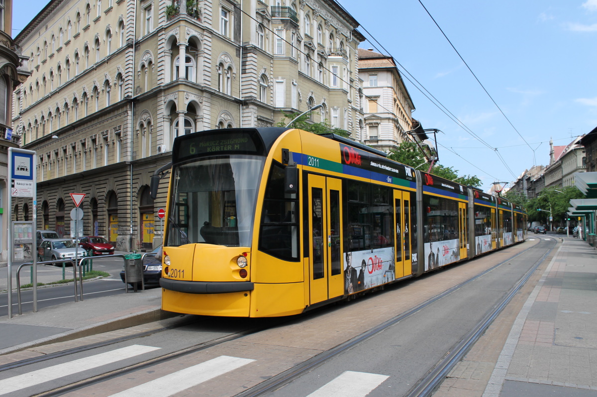 Budapest, Siemens Combino Supra NF12B № 2011