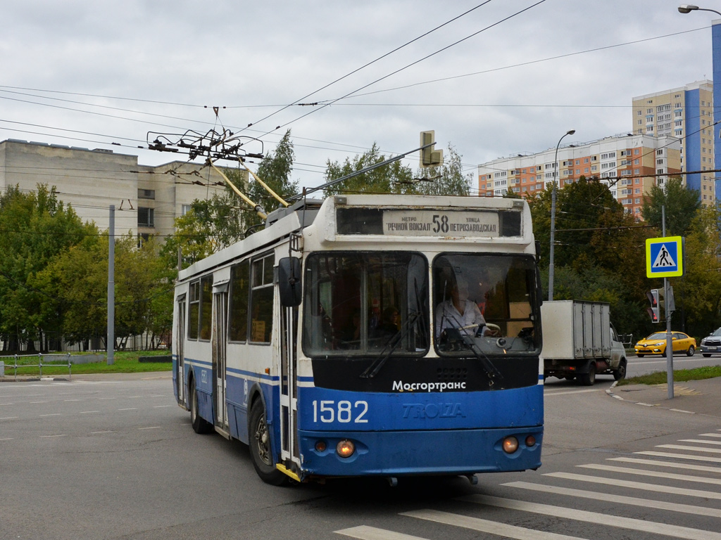 Москва, ЗиУ-682Г-016.02 (с широкой 1-й дверью) № 1582