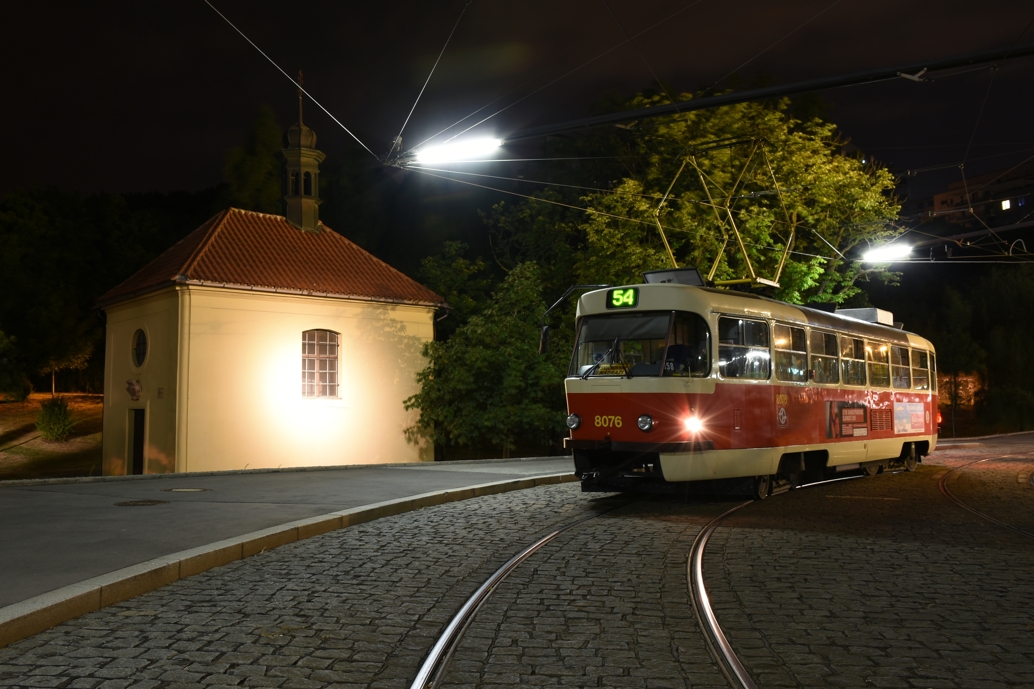 Прага, Tatra T3M2-DVC № 8076