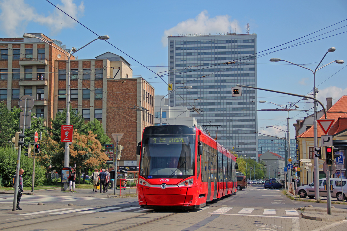 Братислава, Škoda 30T ForCity Plus № 7528