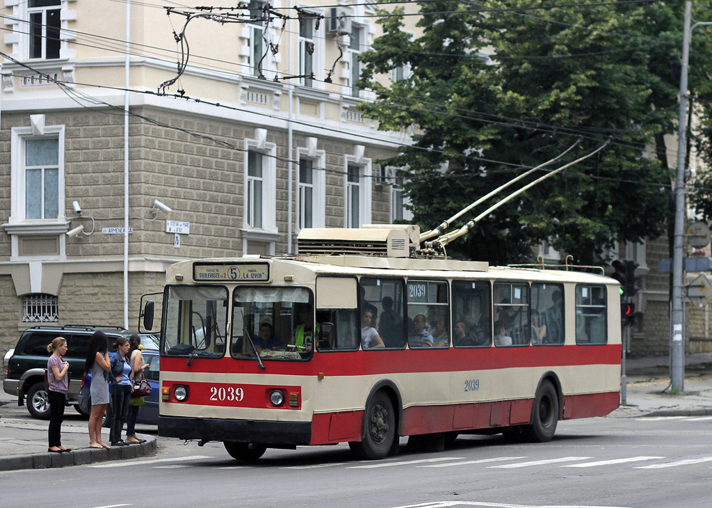 Кишинёв, ЗиУ-682В [В00] № 2039