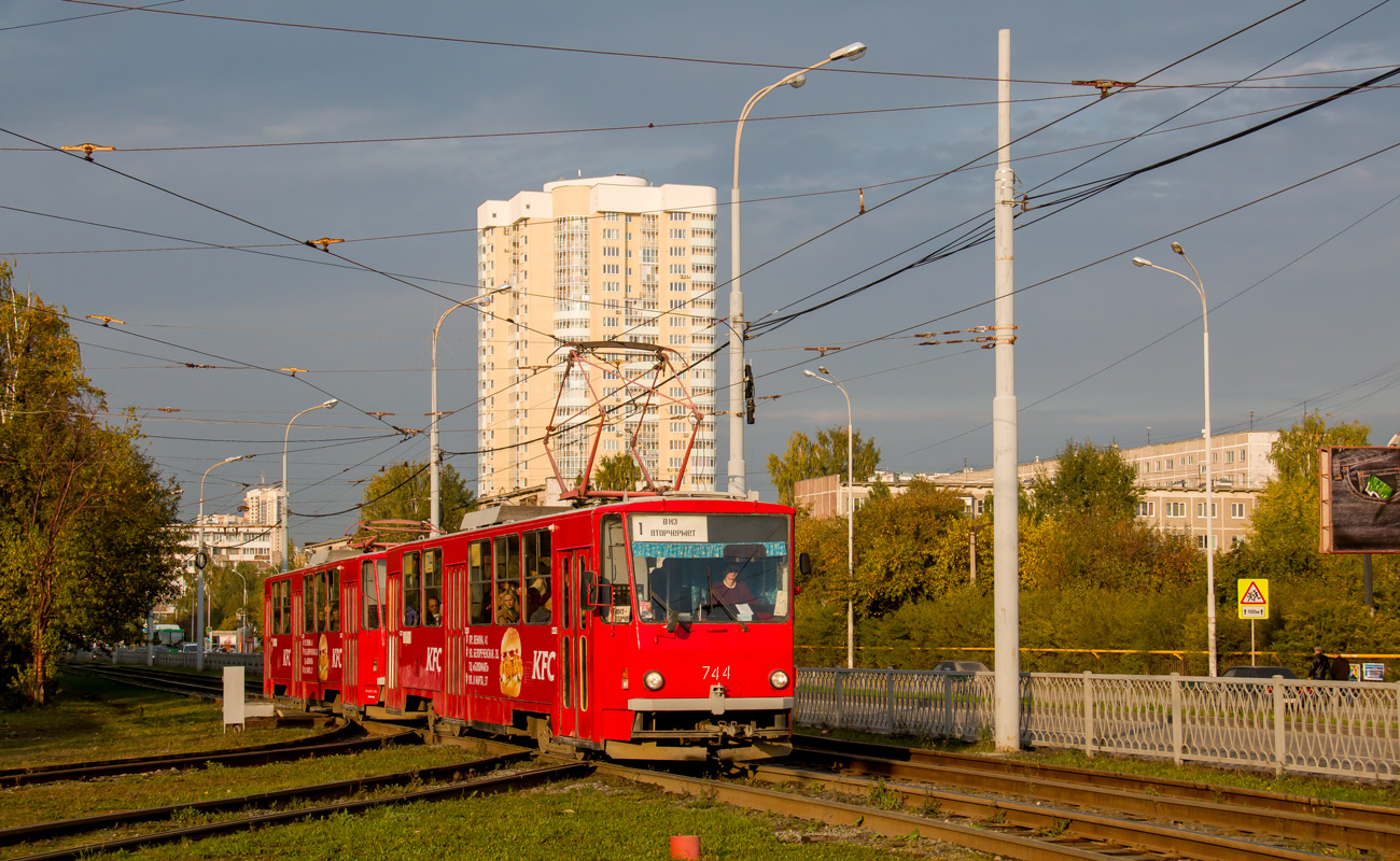 Єкатеринбург, Tatra T6B5SU № 744
