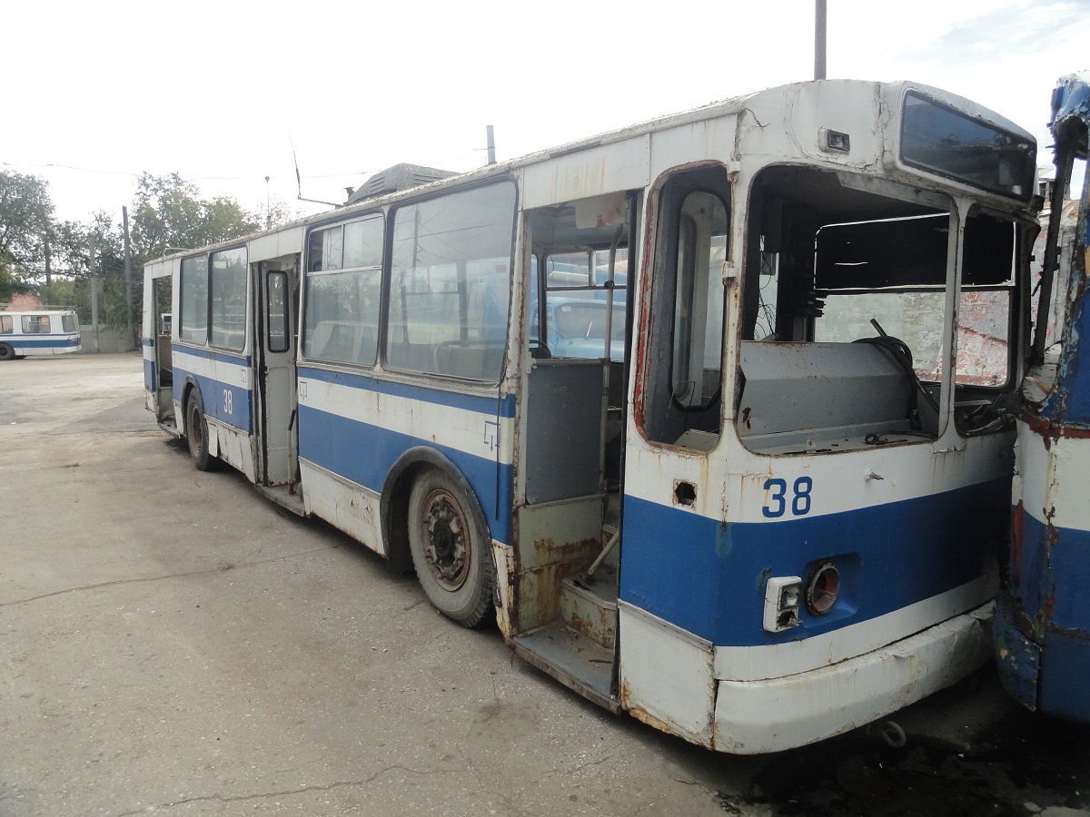 Самара, ЗиУ-682В [В00] № 38; Самара — Троллейбусное депо № 2