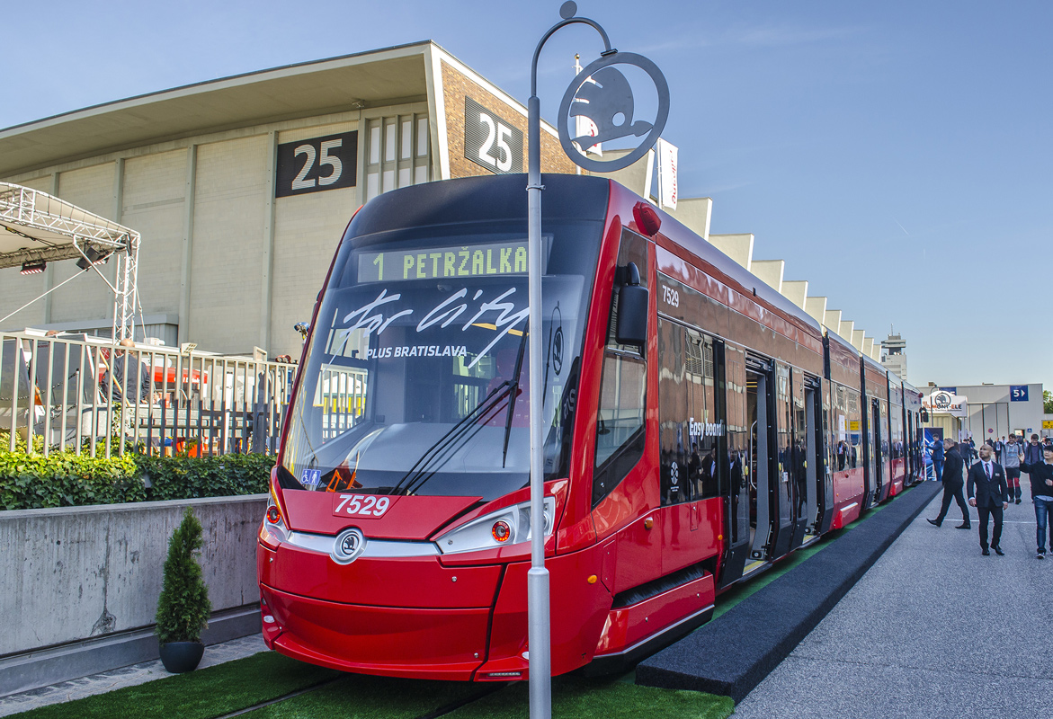 Братислава, Škoda 30T ForCity Plus № 7529; Берлин — InnoTrans 2016