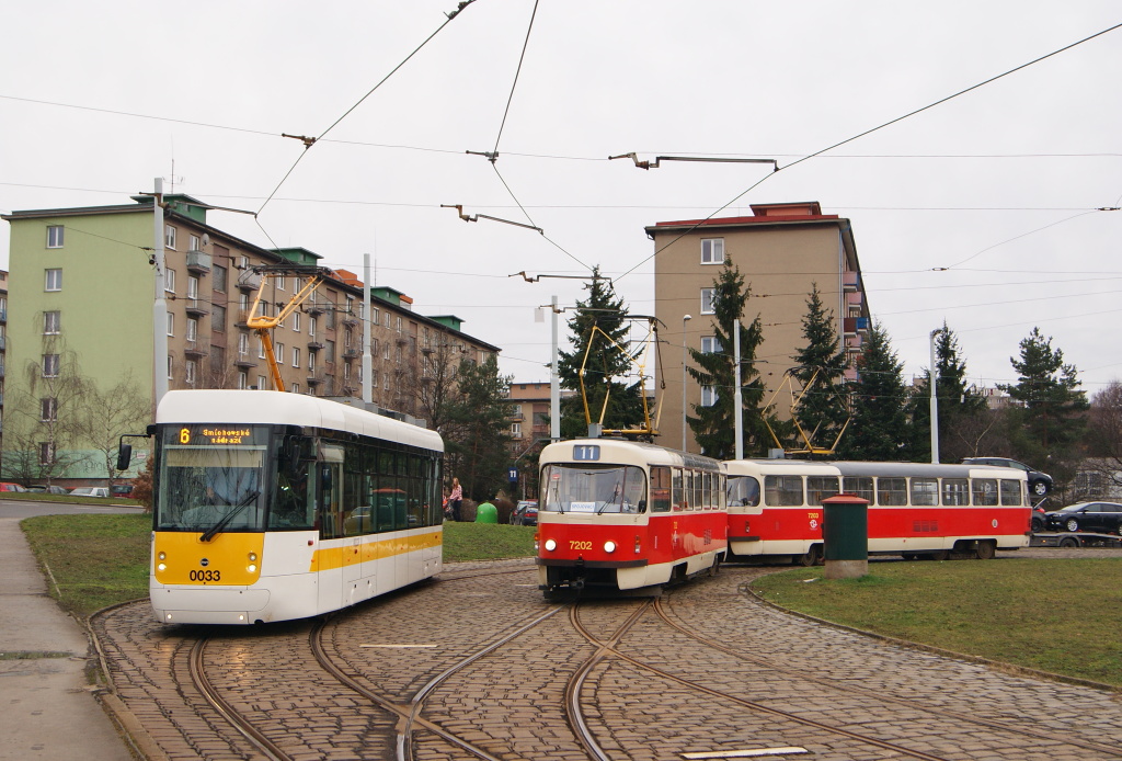 Прага, EVO 1 № 0033; Прага, Tatra T3SUCS № 7202