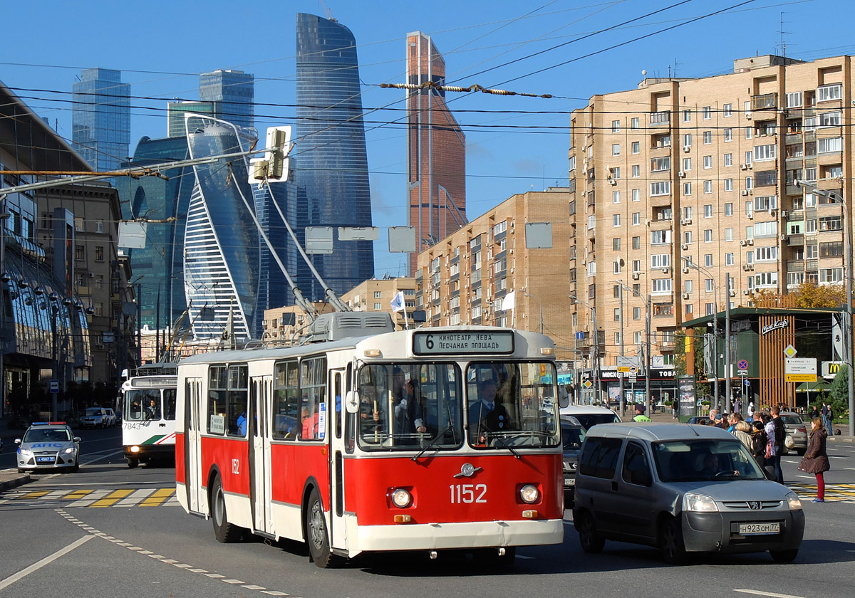Moscow, ZiU-682V № 1152; Moscow — Parade to 83 years of Moscow trolleybus on October 1, 2016 Moscow, ZiU-682V № 1152; Moscow — Parade to 83 years of Moscow trolleybus on October 1, 2016