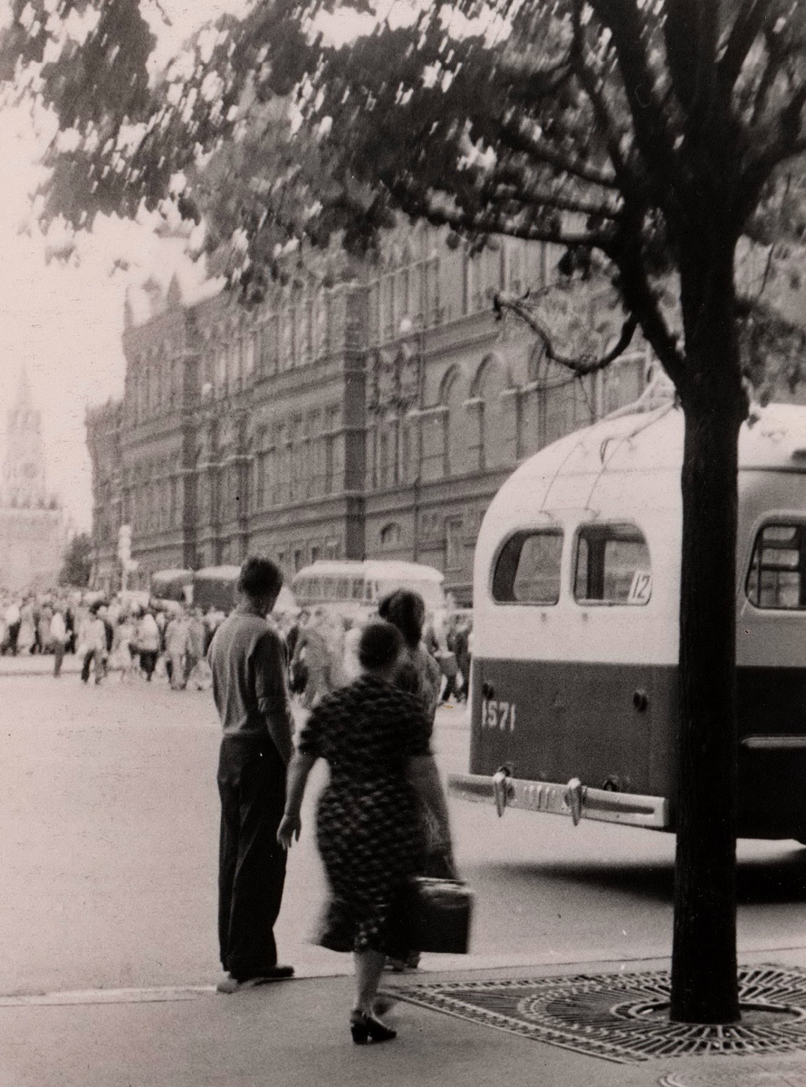 Москва, МТБ-82Д № 1571