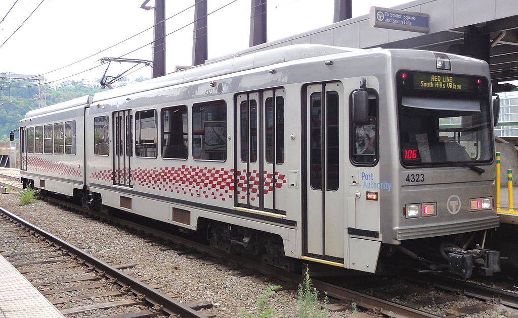 Pittsburgh, CAF LRV č. 4323 Pittsburgh, CAF LRV č. 4323
