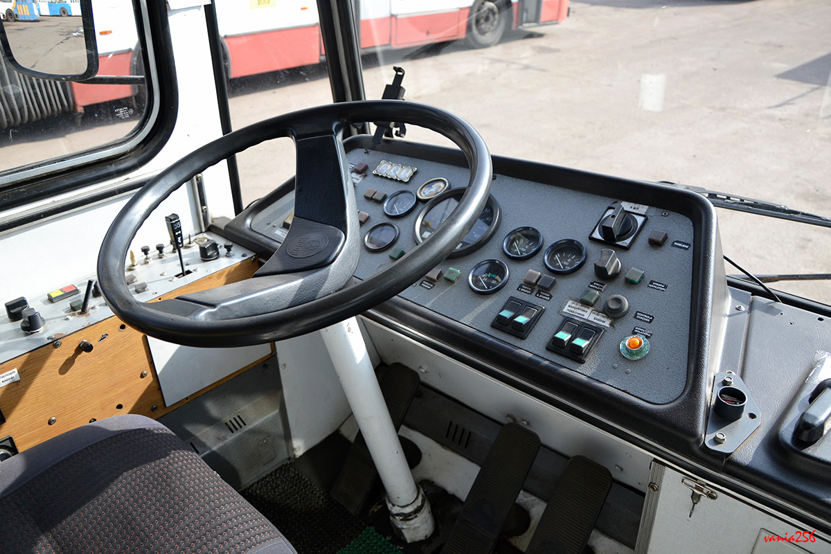 Житомир, Škoda 15Tr13/6M № 085