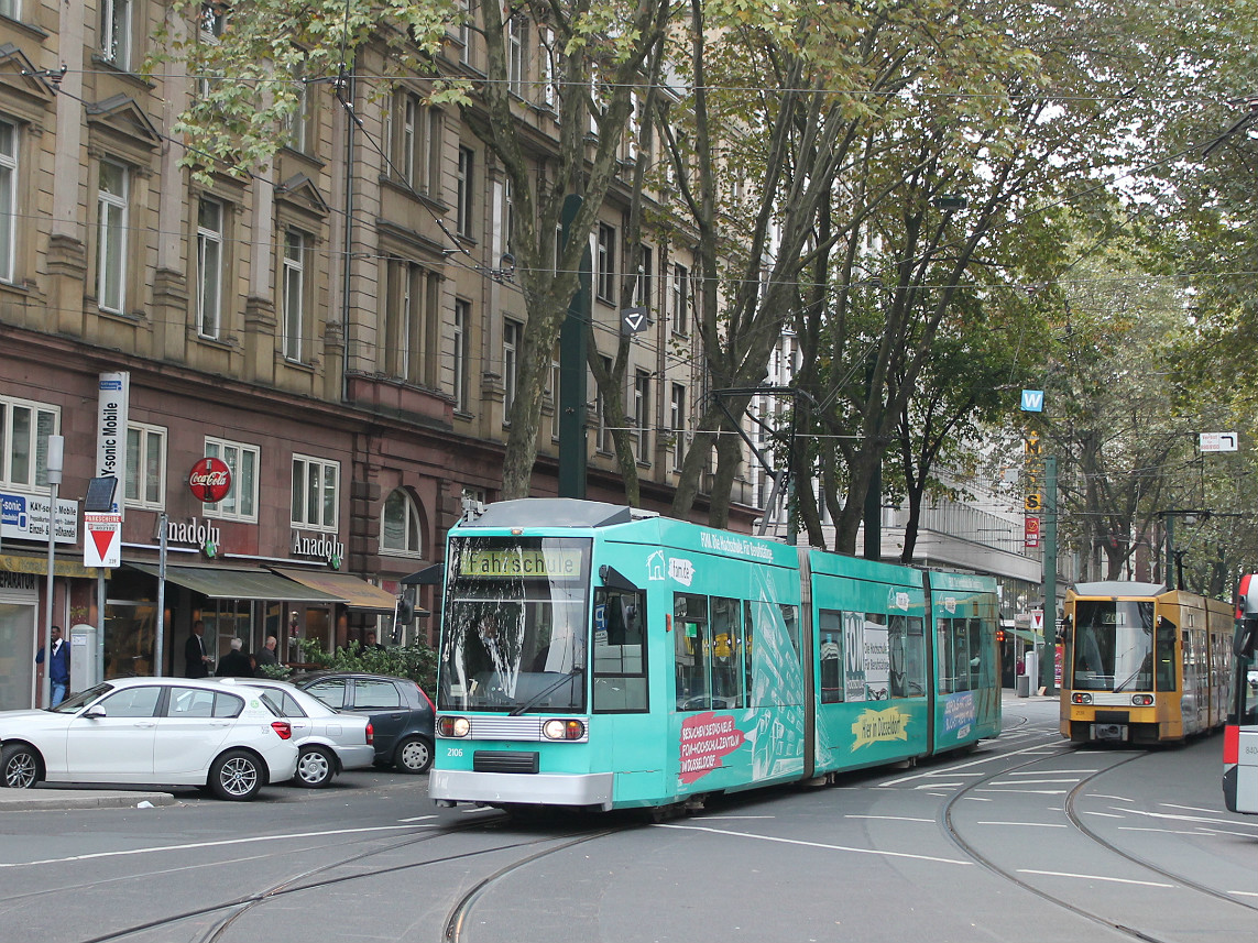 Düsseldorf, Duewag NF6 № 2106