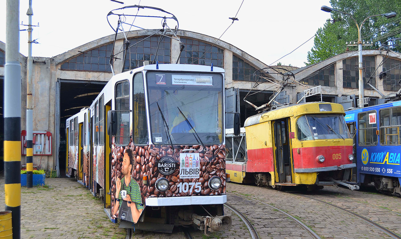 Львов, Tatra KT4SU № 1075