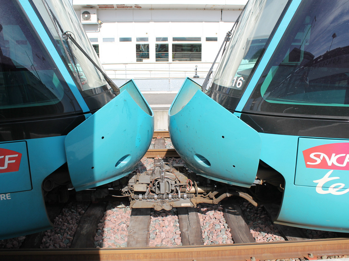 Нант, Alstom Citadis Dualis № TT111