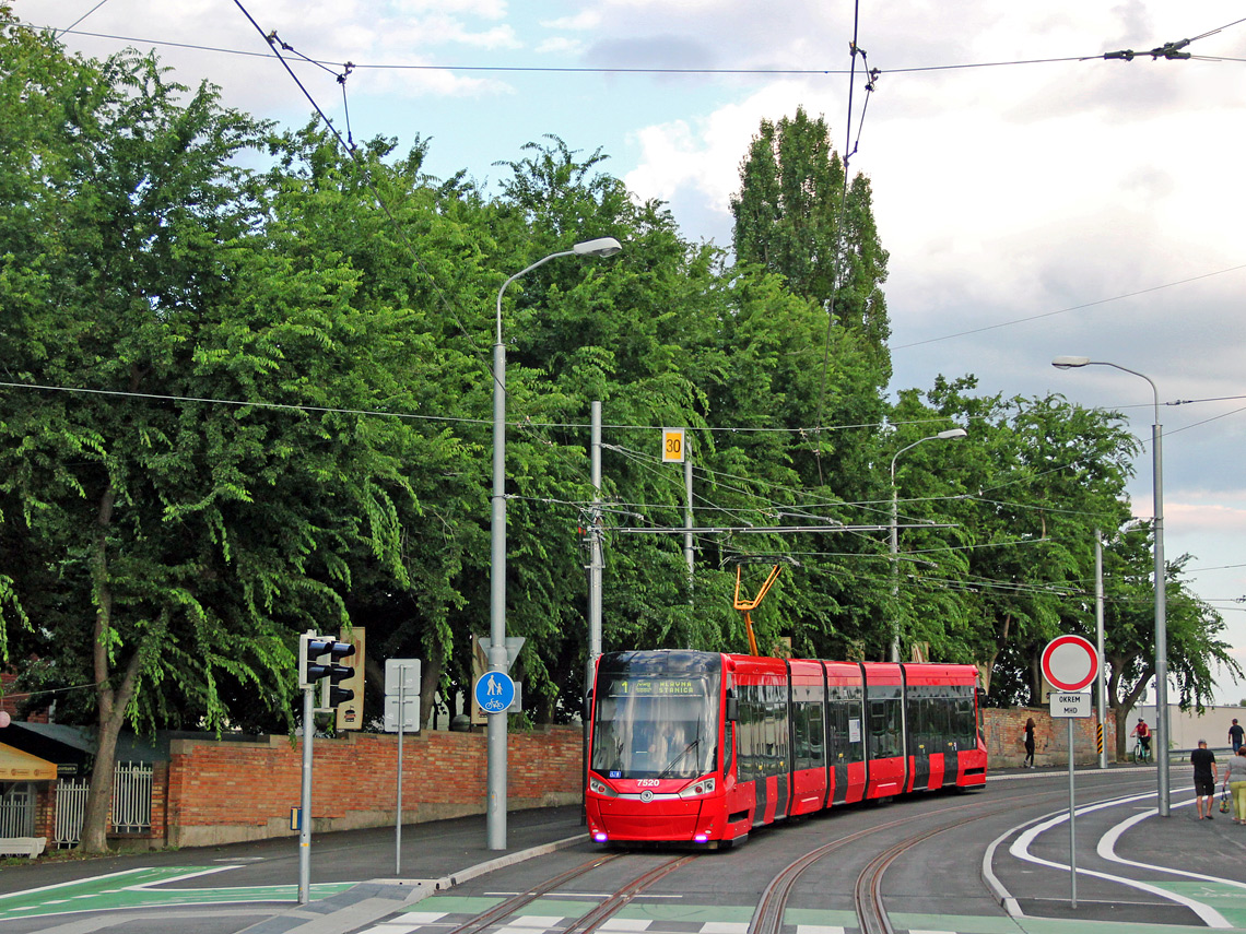 Братислава, Škoda 30T ForCity Plus № 7520
