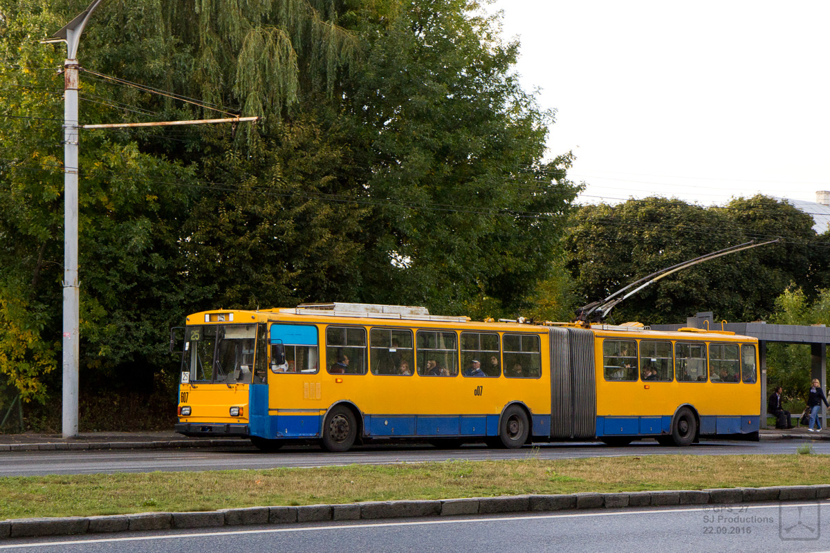 Львов, Škoda 15Tr03/6 № 607