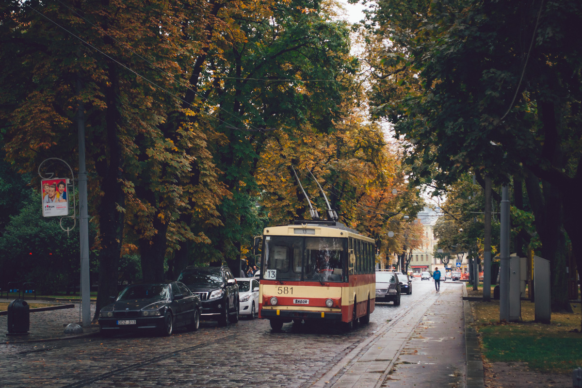 Львов, Škoda 14Tr11/6 № 581