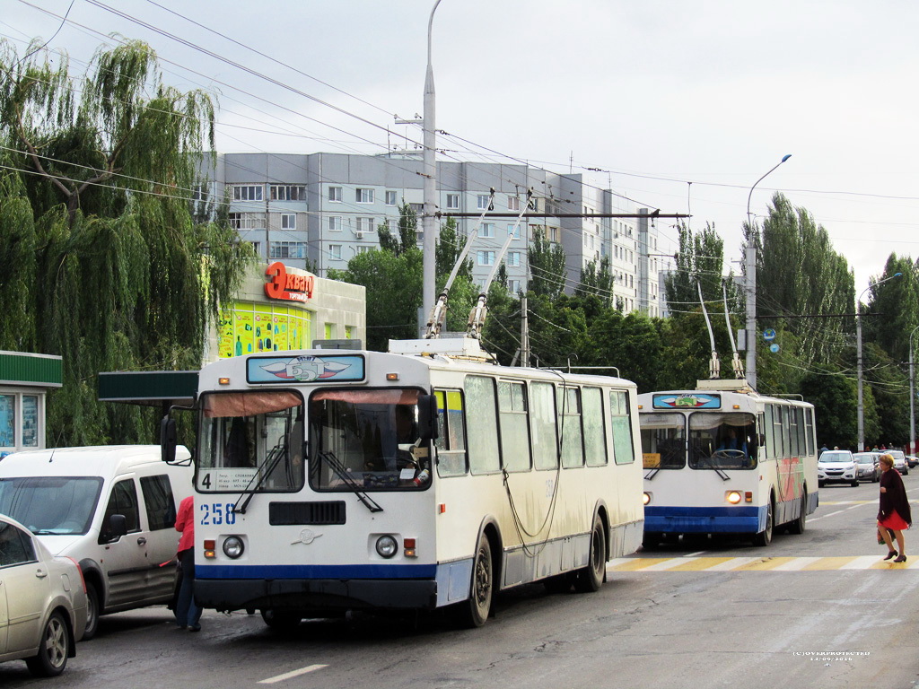 Балаково, ЗиУ-682Г-016 (018) № 258; Балаково, ЗиУ-682Г-016 (018) № 255