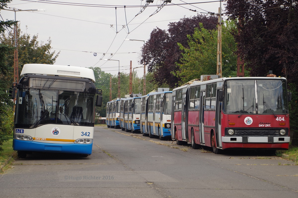 Дебрецен, Solaris Trollino II 12 Ganz № 342; Дебрецен, Ikarus 280.T9.90 № 404