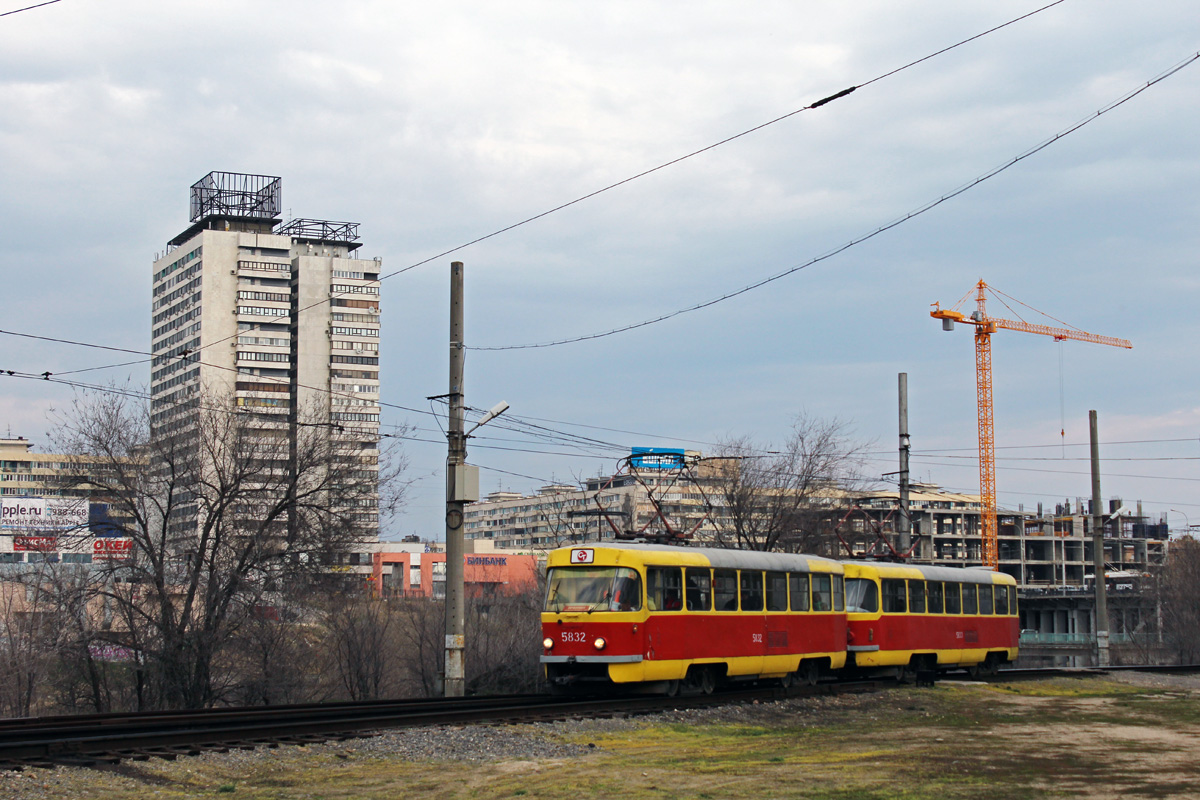 Volgograd, Tatra T3SU N°. 5832; Volgograd, Tatra T3SU N°. 5833