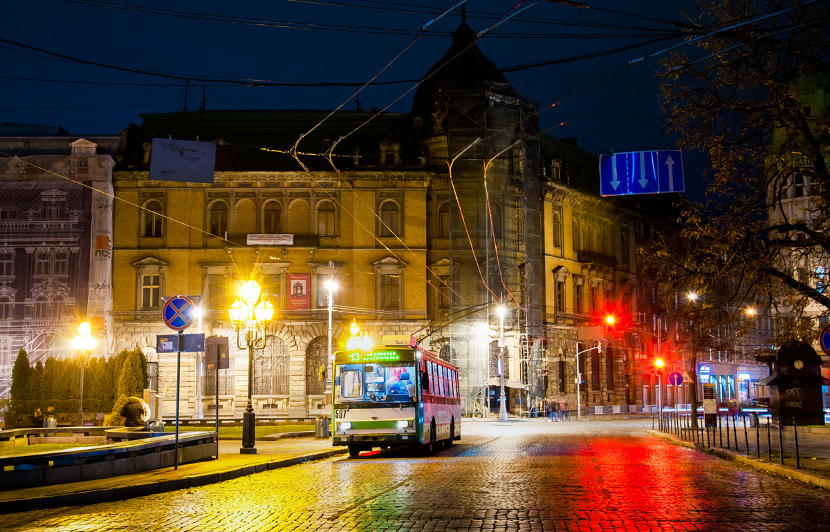 Львов, Škoda 14TrM № 597