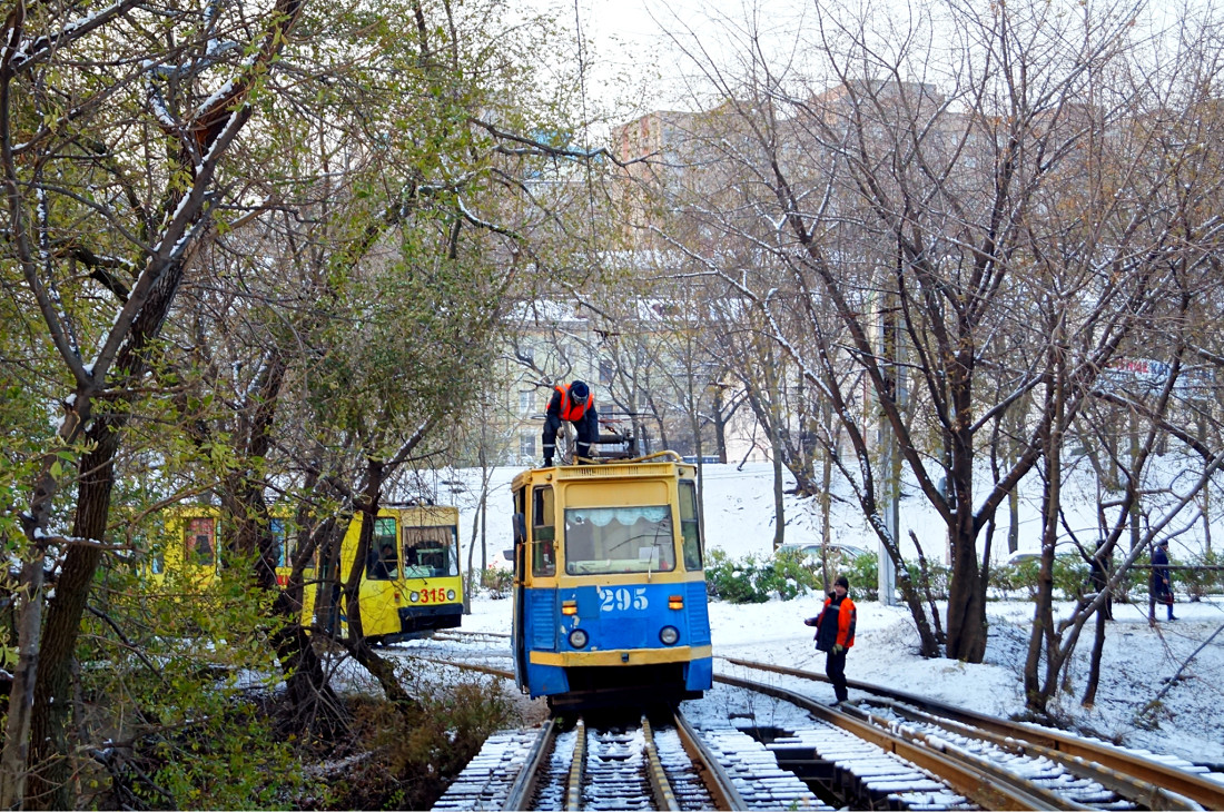 Vladivostok, 71-605 (KTM-5M3) № 295 Vladivostok, 71-605 (KTM-5M3) № 295