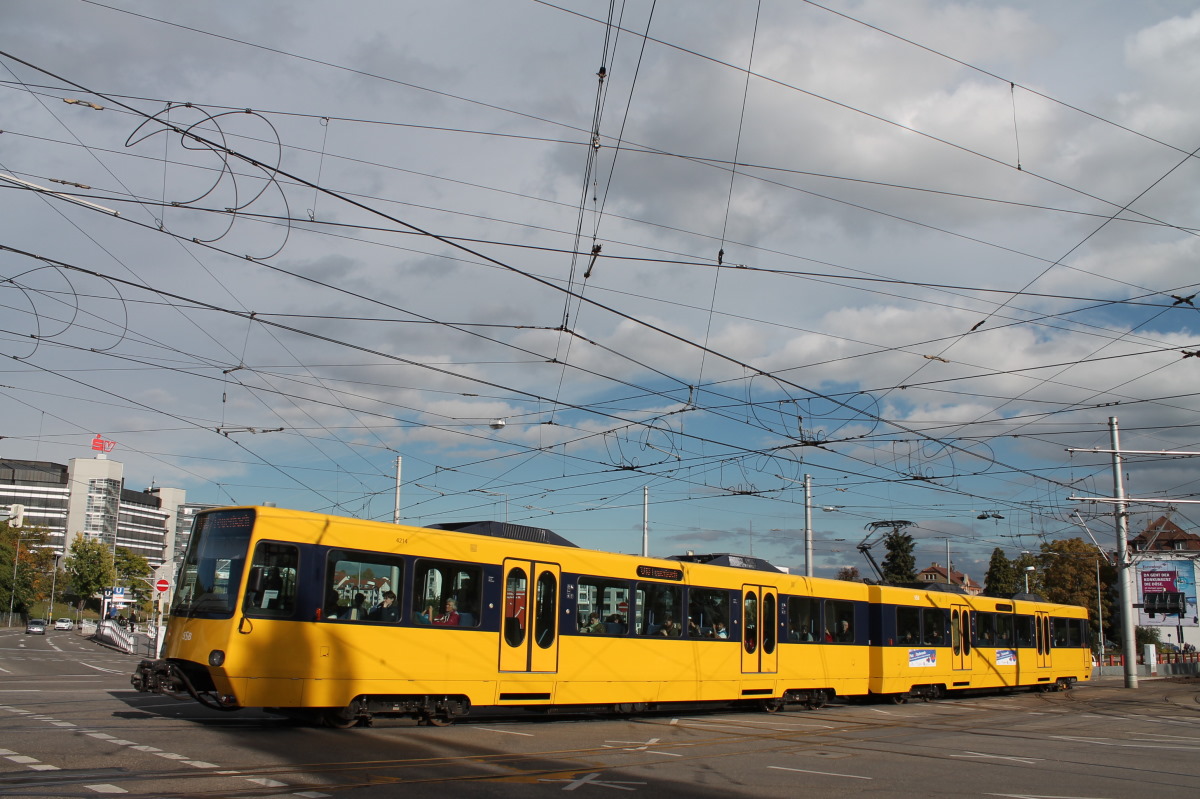 Штутгарт, Duewag DT8.S № 4214