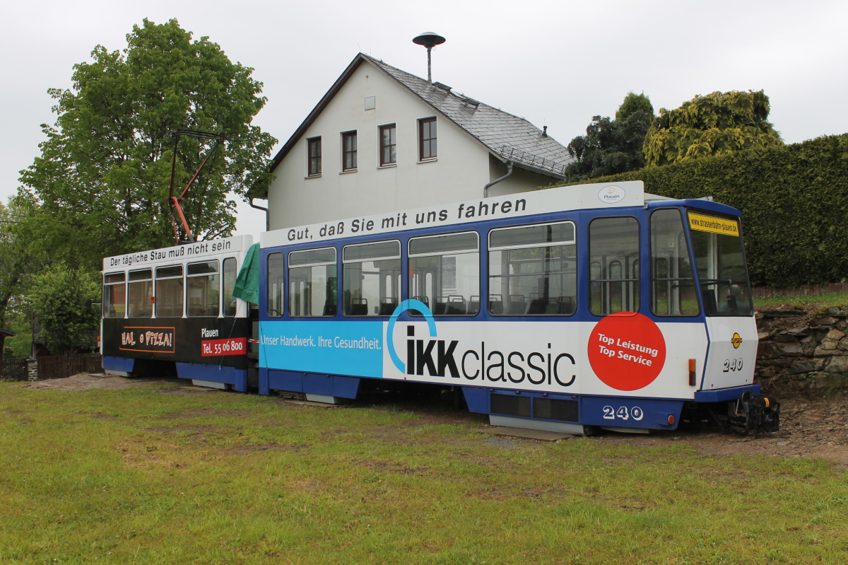Plauen, Tatra KT4DMC Br. 240; Greiz — Plauen tram 240 in "Villageclub"