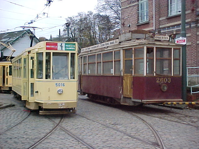 Brüssel, MIVB/STIB Series 5000 Nr. 5016; Brüssel, MS-4 Nr. 2603