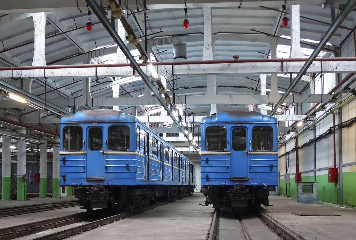 Екатеринбург, 81-714.5 (ЛВЗ/ВМ) № 8257; Екатеринбург, 81-714.5 (ЛВЗ/ВМ) № 8267