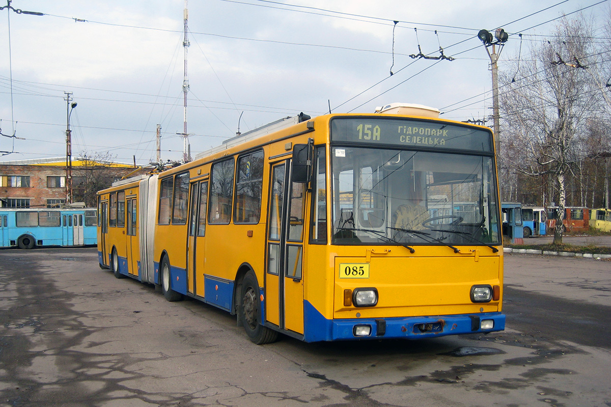 Житомир, Škoda 15Tr13/6M № 085