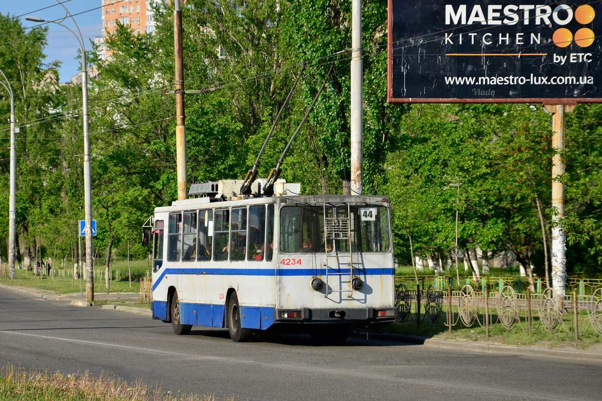 Киев, ЮМЗ Т2 № 4234