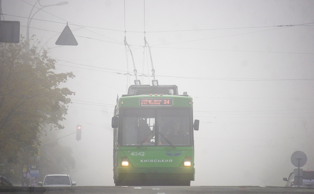 Киев, Киев-12.03 № 4042; Киев — Разные фотографии; Киев — Троллейбусные линии: Оболонь, Куреневка, Приорка, Виноградарь Киев, Киев-12.03 № 4042; Киев — Разные фотографии; Киев — Троллейбусные линии: Оболонь, Куреневка, Приорка, Виноградарь