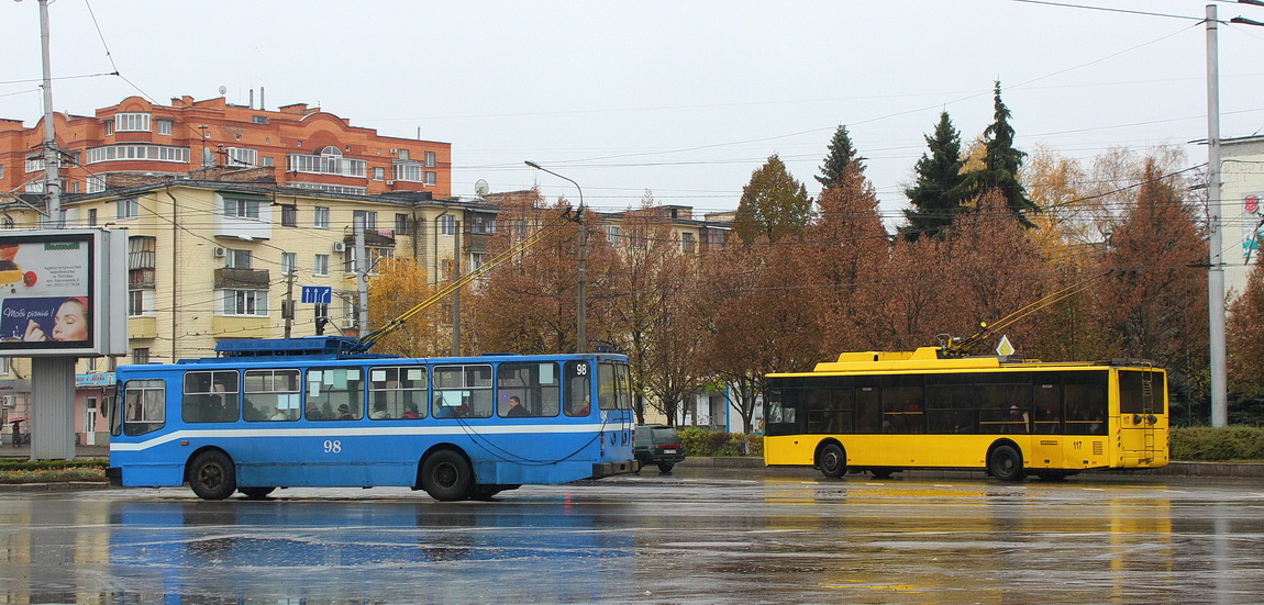 Полтава, ЮМЗ Т2 № 98; Полтава, Богдан Т70110 № 117