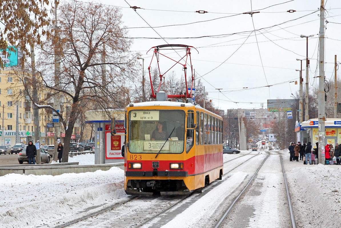 Екатеринбург, 71-402 № 823