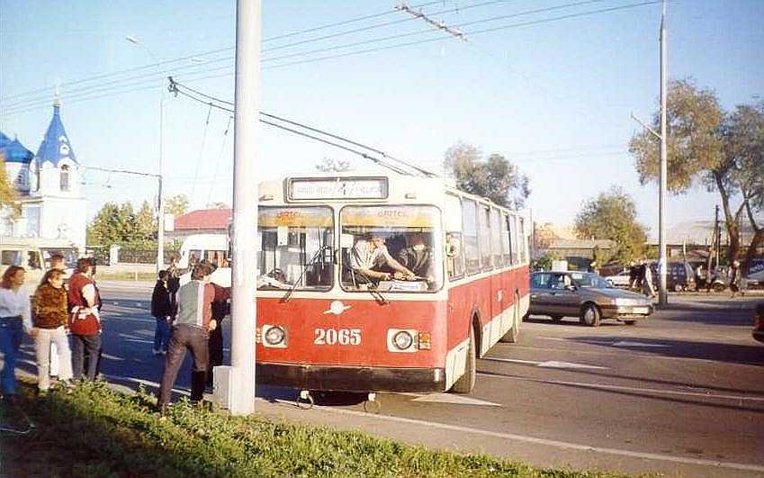 Кишинёв, ЗиУ-682В-012 [В0А] № 2065; Кишинёв — Исторические фотографии