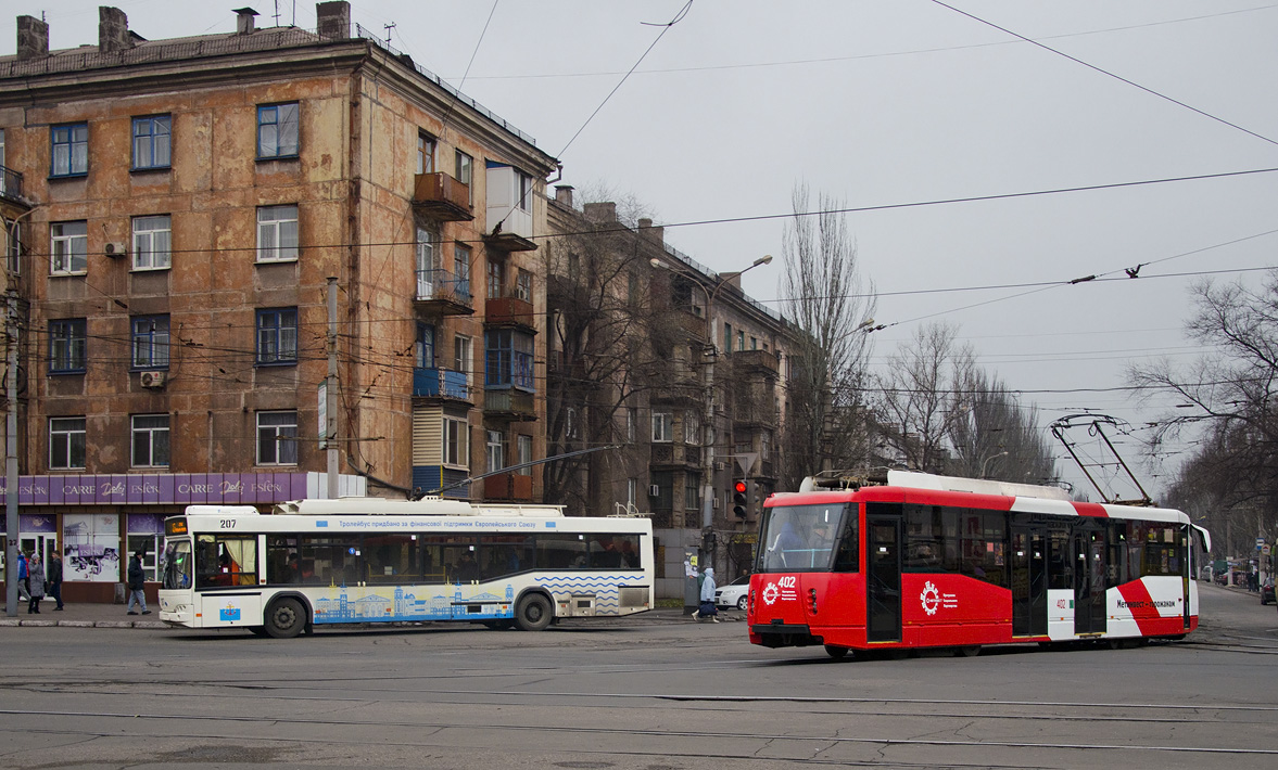 Мариуполь, Дніпро Т103 № 207; Мариуполь, 71-153 (ЛМ-2008) № 402