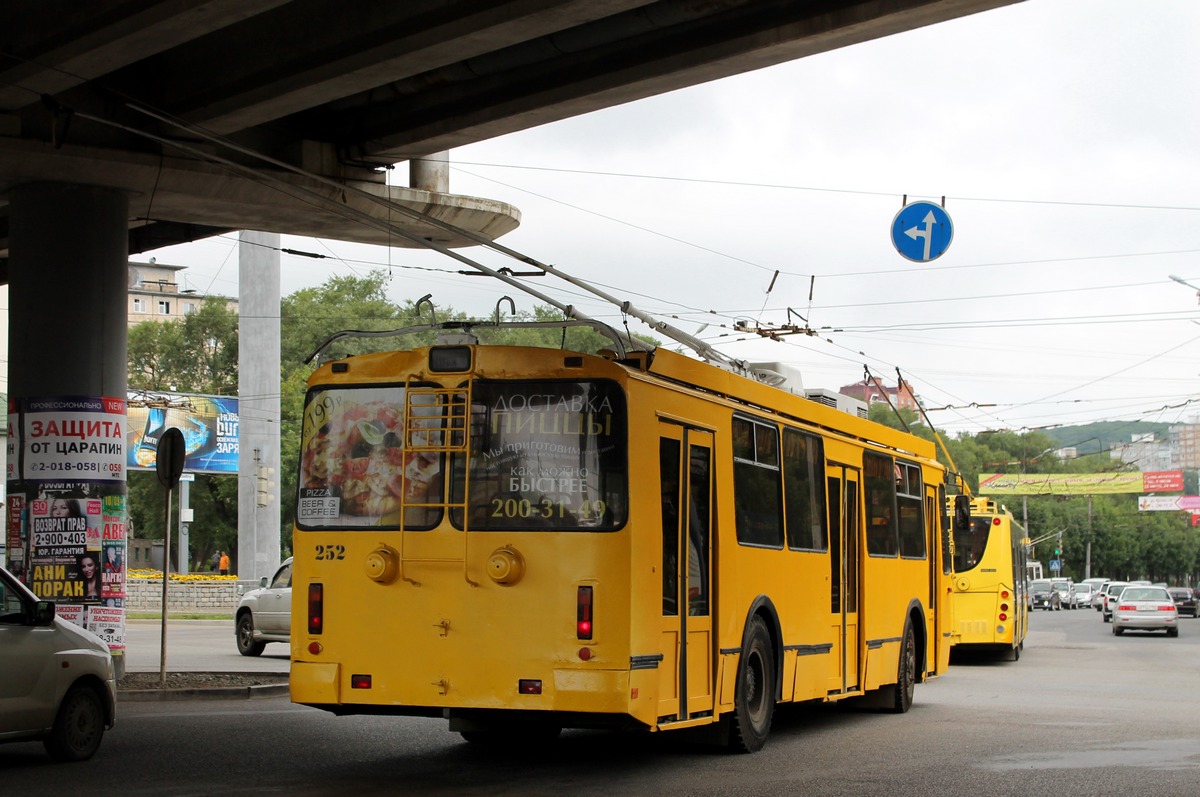Владивосток, ЗиУ-682Г-016.02 № 252