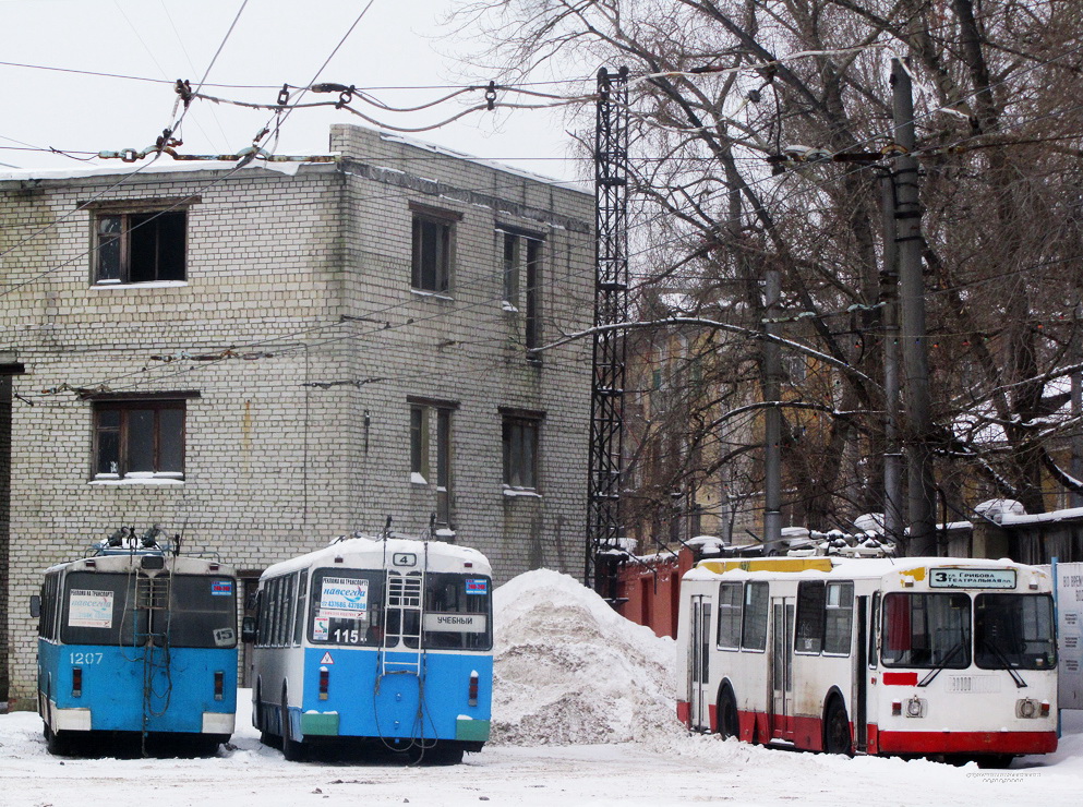 Саратов, ЗиУ-682Г-012 [Г0А] № 1207; Саратов, ЗиУ-682Г-012 [Г0А] № 1154; Саратов, ЗиУ-52642 № 1207