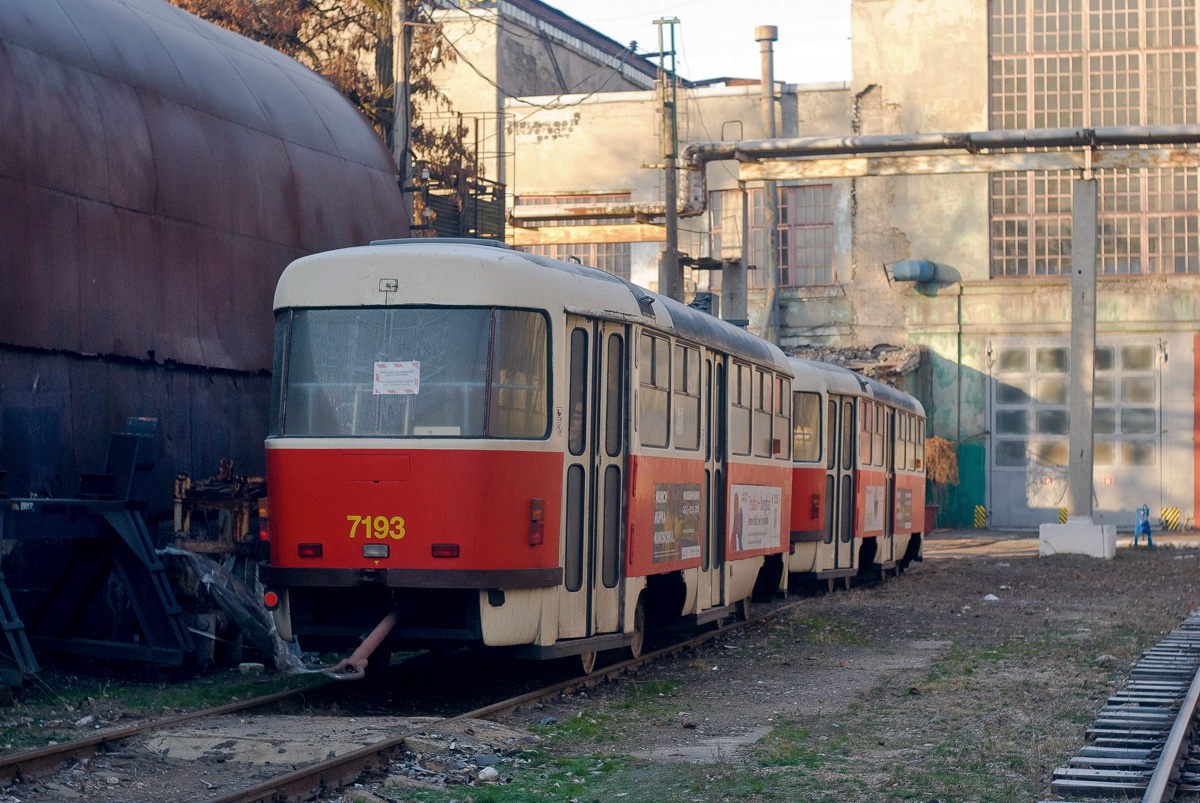 Мариуполь, Tatra T3SUCS № 703; Запорожье — Ремонт трамваев Tatra T3* для Мариуполя на Запорожском электровозоремонтном заводе (2016—2017)