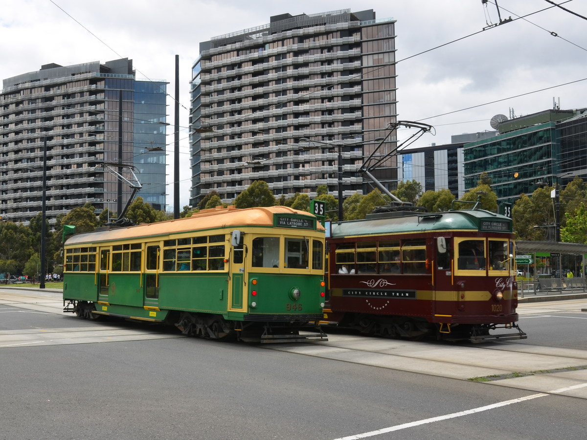 Мельбурн, MMTB W6 Class № 946; Мельбурн, MMTB/Ansair W7 Class № 1020