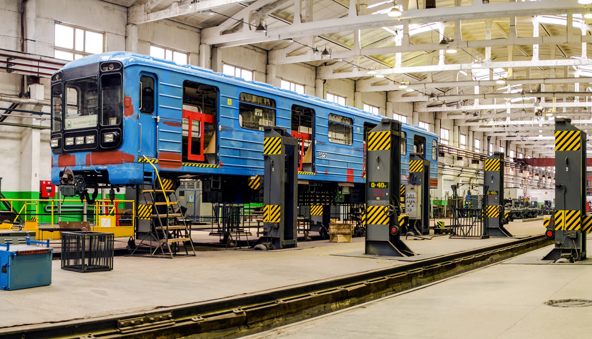 Екатеринбург, 81-717.5 (ЛВЗ/ВМ) № 8925; Екатеринбург — Метрополитен — Электродепо