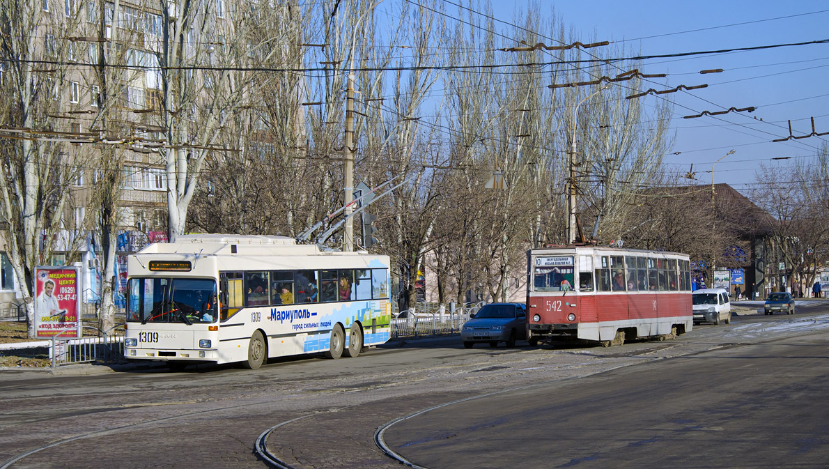 Мариуполь, MAN/Gräf & Stift 860 SL172HO № 1309; Мариуполь, 71-605 (KTM-5M3) № 542