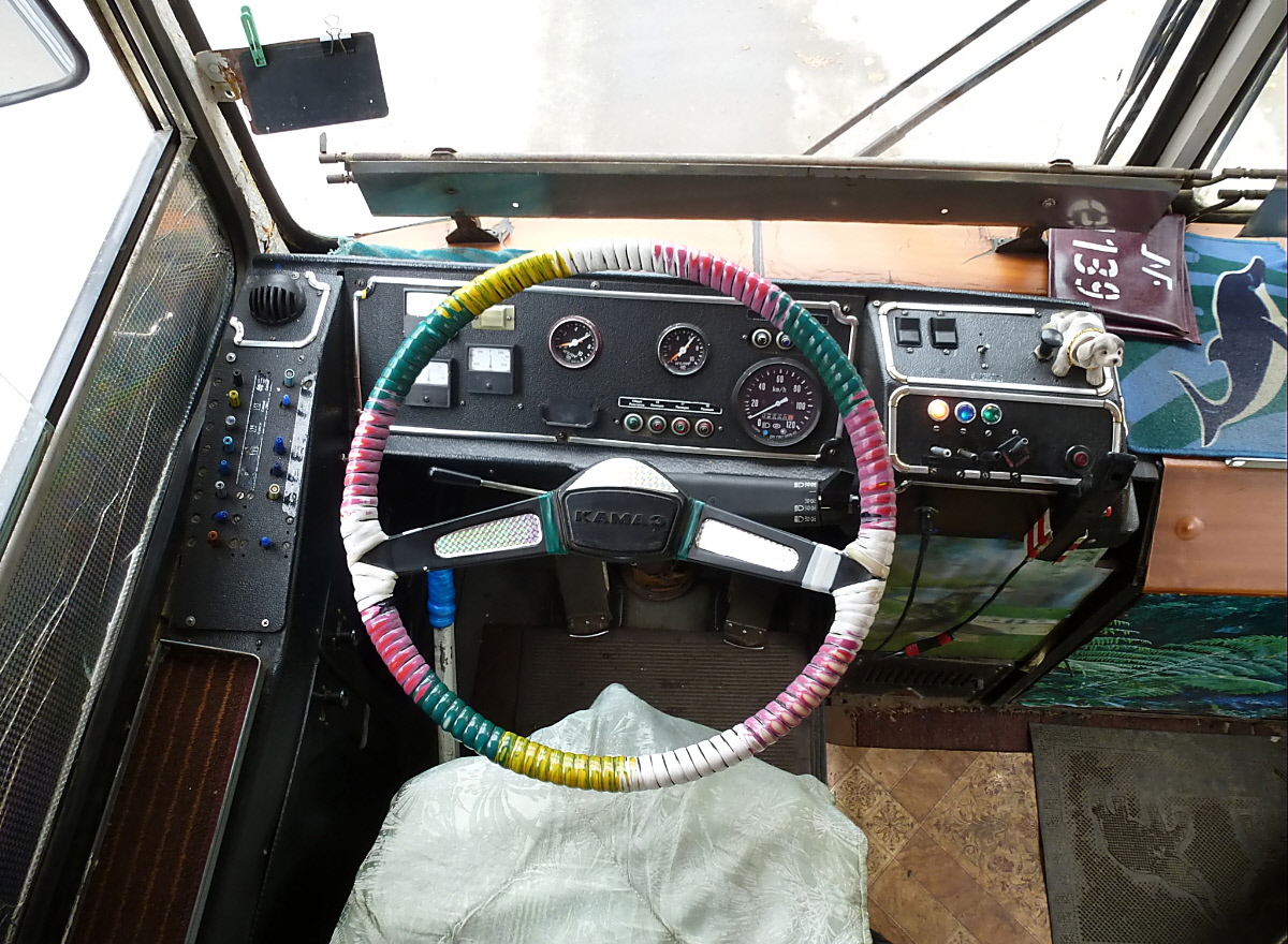 Орёл, ЗиУ-682Г-016.05 № 1139; Орёл — Рабочие места водителей, кабины и пульты управления