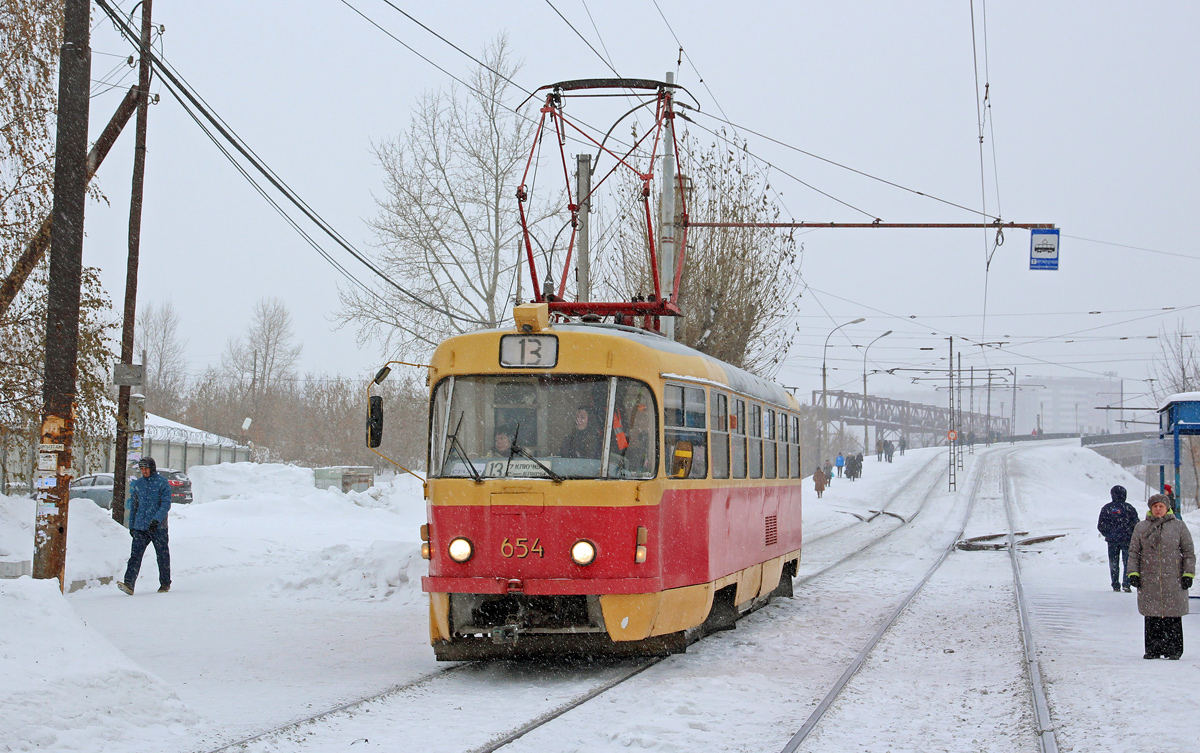Jekatyerinburg, Tatra T3SU — 654