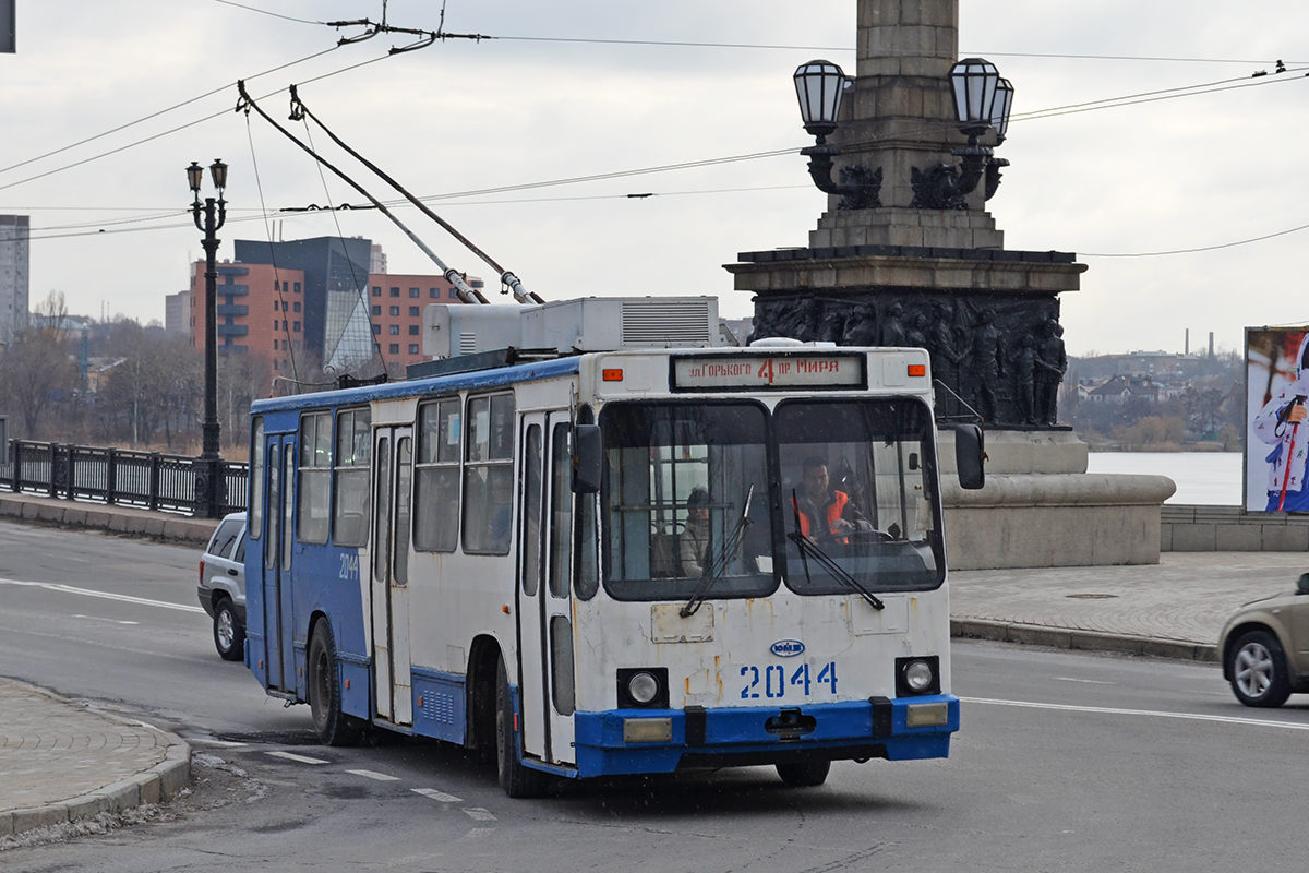 Донецк, ЮМЗ Т2 мод. 7 № 2044
