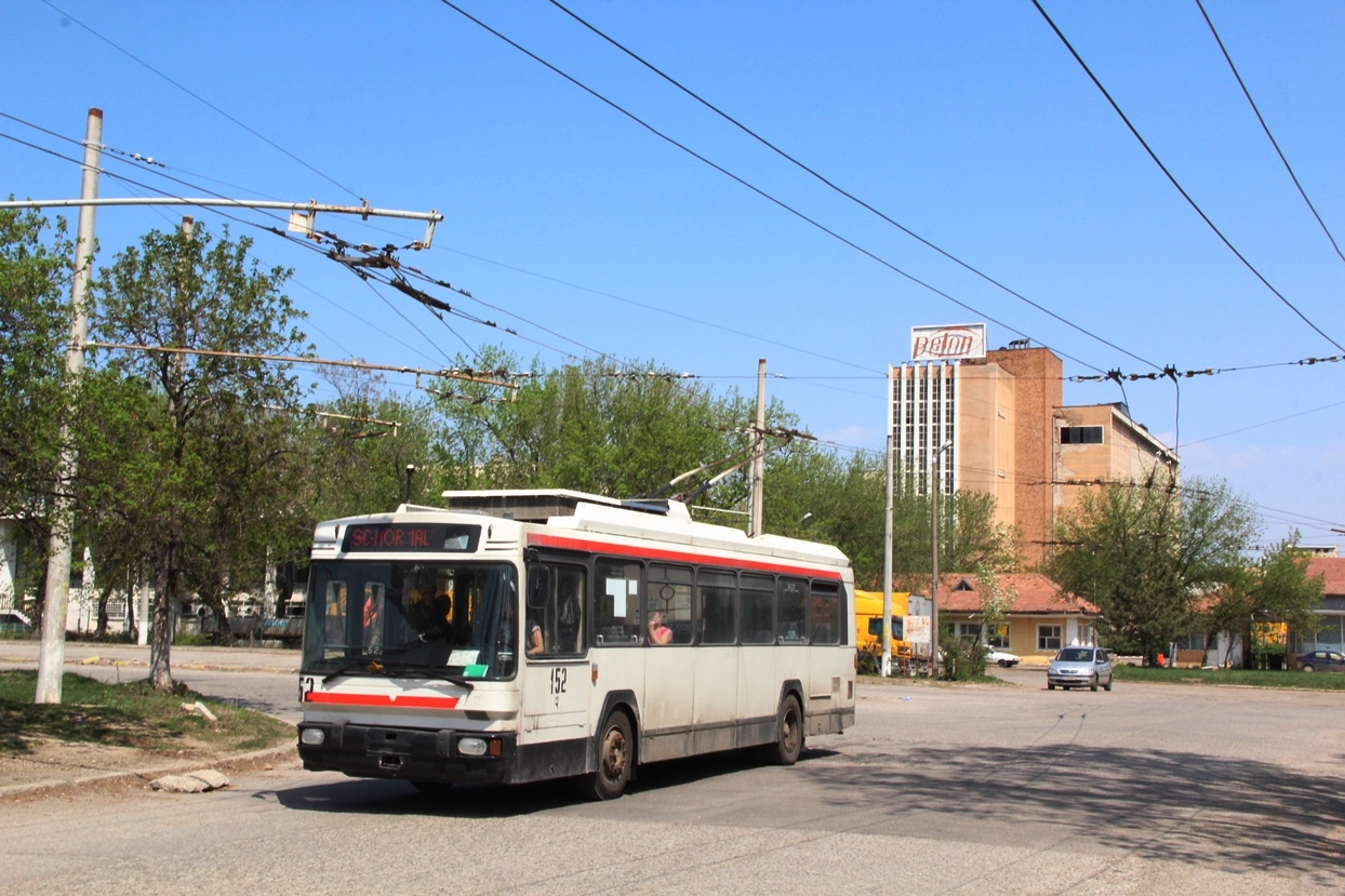Пьятра-Нямц, Berliet ER100 № 152; Пьятра-Нямц — Троллейбусные линии и инфраструктура
