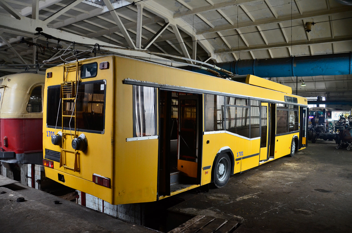 Киев, МАЗ-103Т № 1701