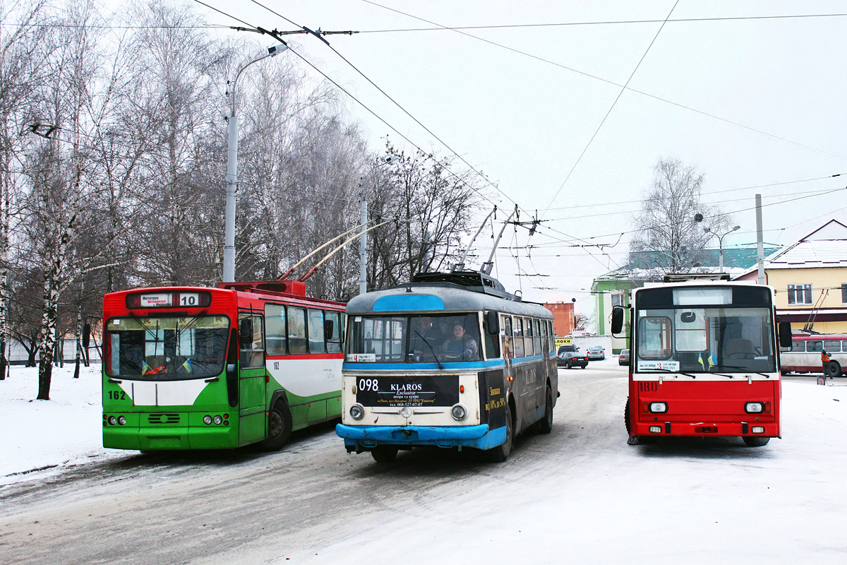Ровно, Jelcz/KPNA PR110E № 162; Ровно, Škoda 9TrH29 № 098; Ровно, Škoda 14Tr17/6M № 180