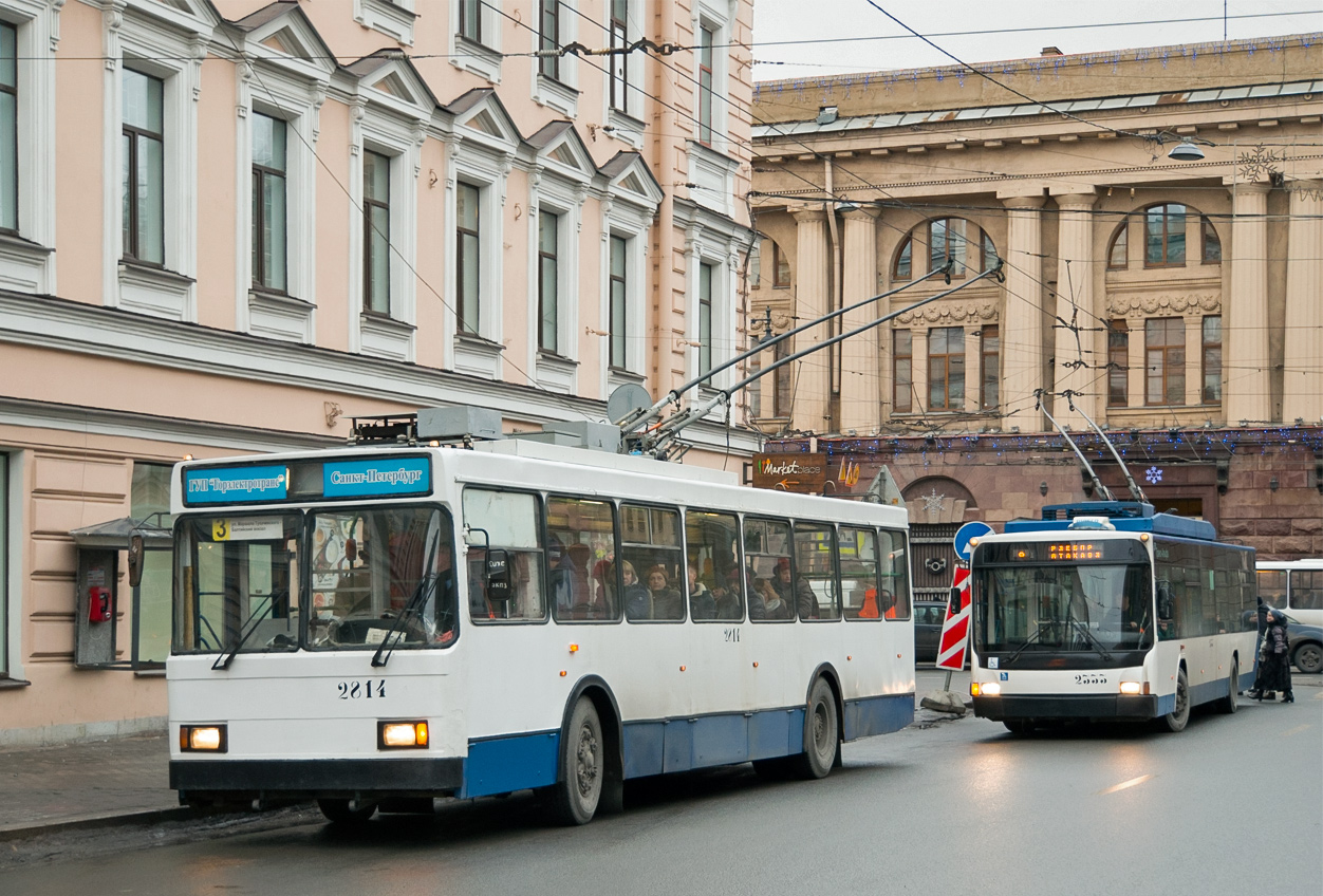 Санкт-Петербург, ВМЗ-5298.00 (ВМЗ-375) № 2814; Санкт-Петербург, ВМЗ-5298.01 (ВМЗ-463) № 2333