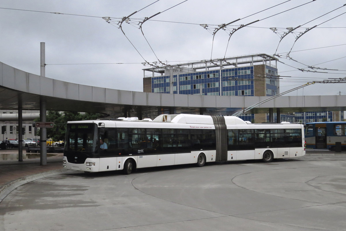 Ostrava, SOR TNB 18 № 3951 Ostrava, SOR TNB 18 № 3951