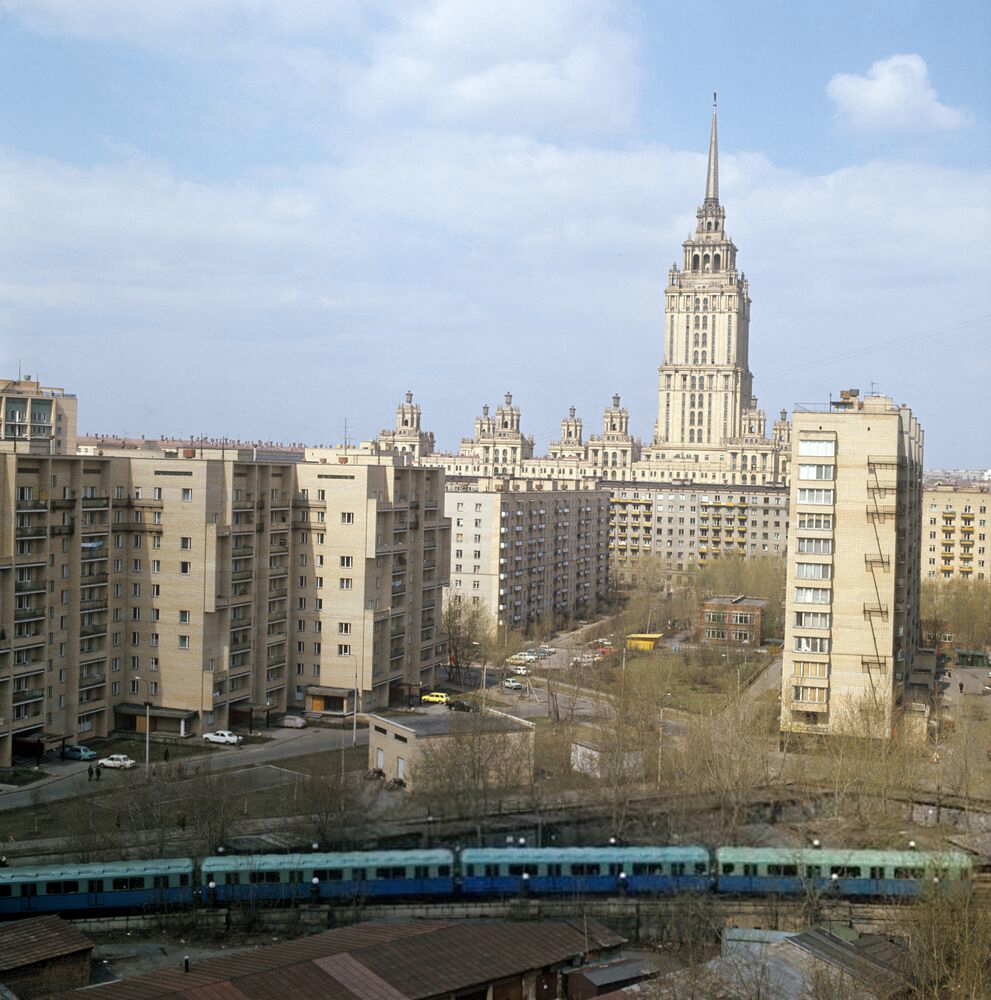 Москва — Метрополитен — [4] Филёвская линия; Москва — Метрополитен — Подвижной состав — Д